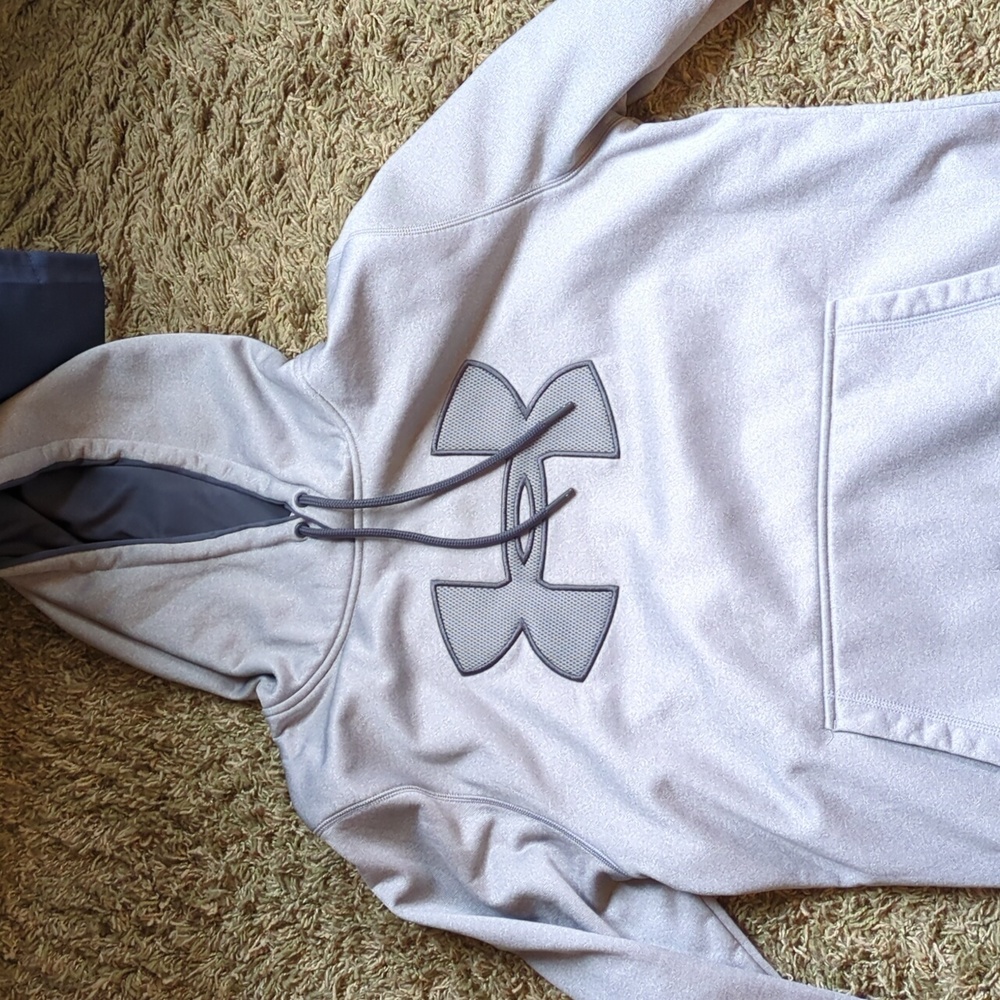 Men's Under Armour Silver Hoodie NWOT